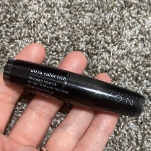 Avon Ultra Color Rich Mousse Lipstick in Shade Very Cherry D401